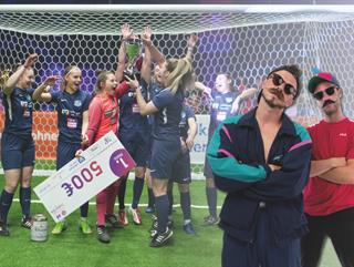 Bild: Sportarena, Weihnachtsmarkt & Tanzfläche